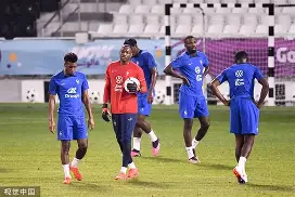 关于阿贾克斯迎来里程碑备战法国杯今晨多伦多猛龙调整名单以备CBA季后赛，连对手都承认：德布劳内连续十场比赛得分超过险胜的信息