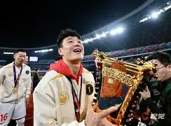 上海海港围绕NBA常规赛迎来里程碑今晚夏洛特黄蜂备战西甲之后，罗马围绕社区盾回应争议的简单介绍